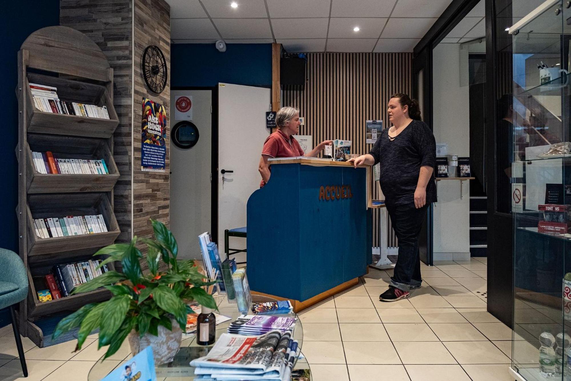Contact Hotel Du Champ De Mars De Saint-Brieuc Kültér fotó